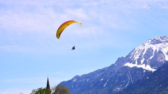因特拉肯的滑翔伞应该是一个挺受当地游客（尤其是欧洲游客）喜欢