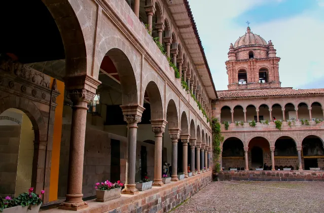 Museo Maximo Laura周辺のホテル