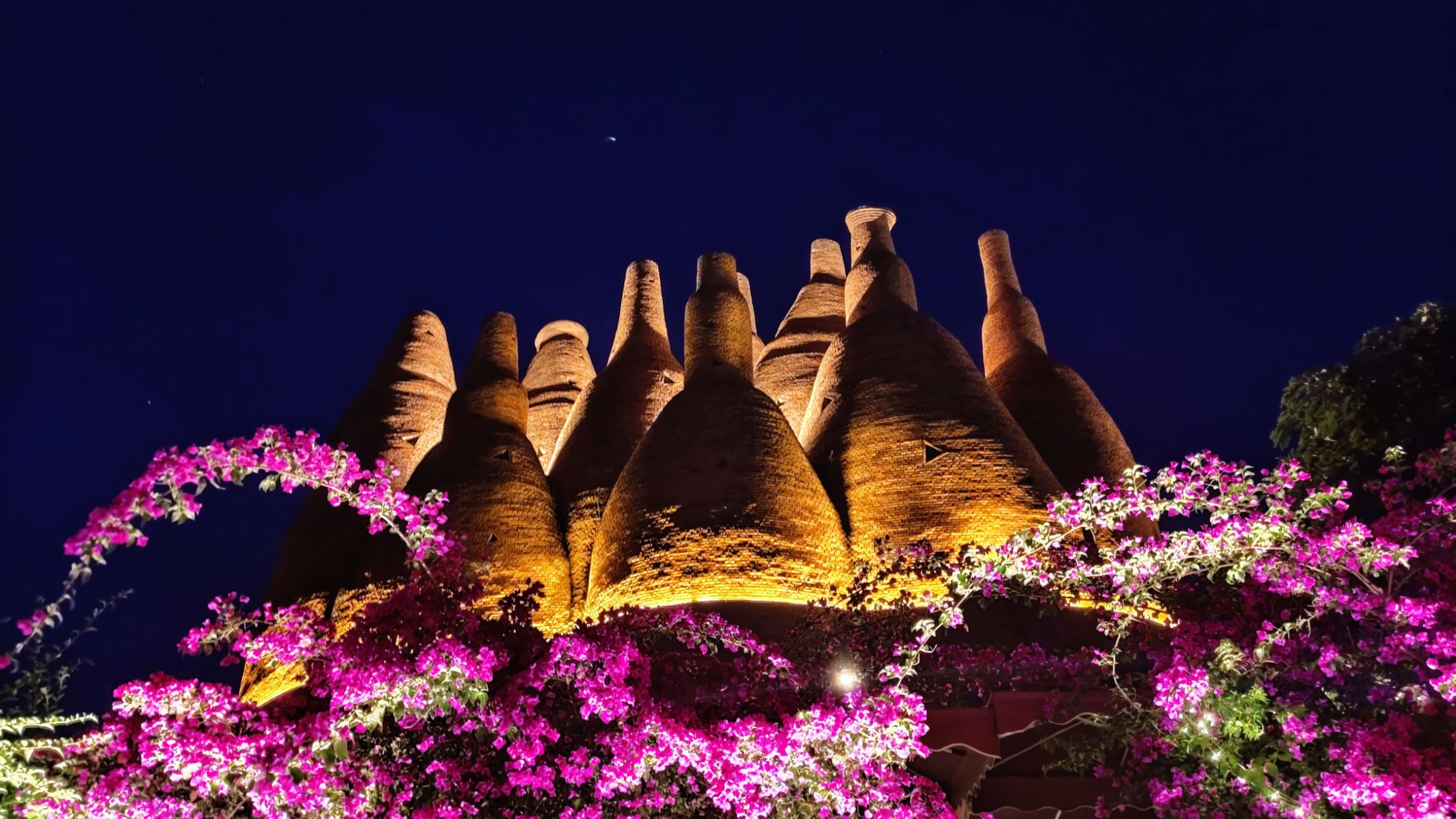 Popular Night Attractions in Mile