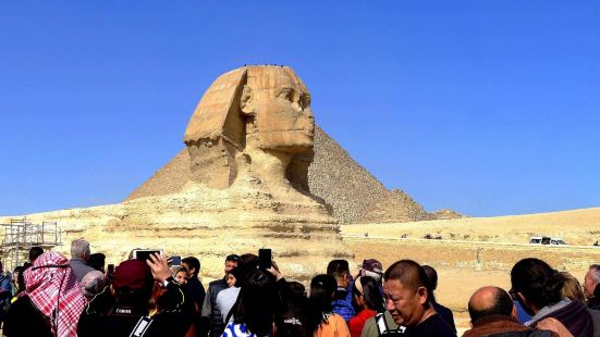 獅身人面像，這個雕像建築十分奇特。各種人士議論紛紛，位於埃及