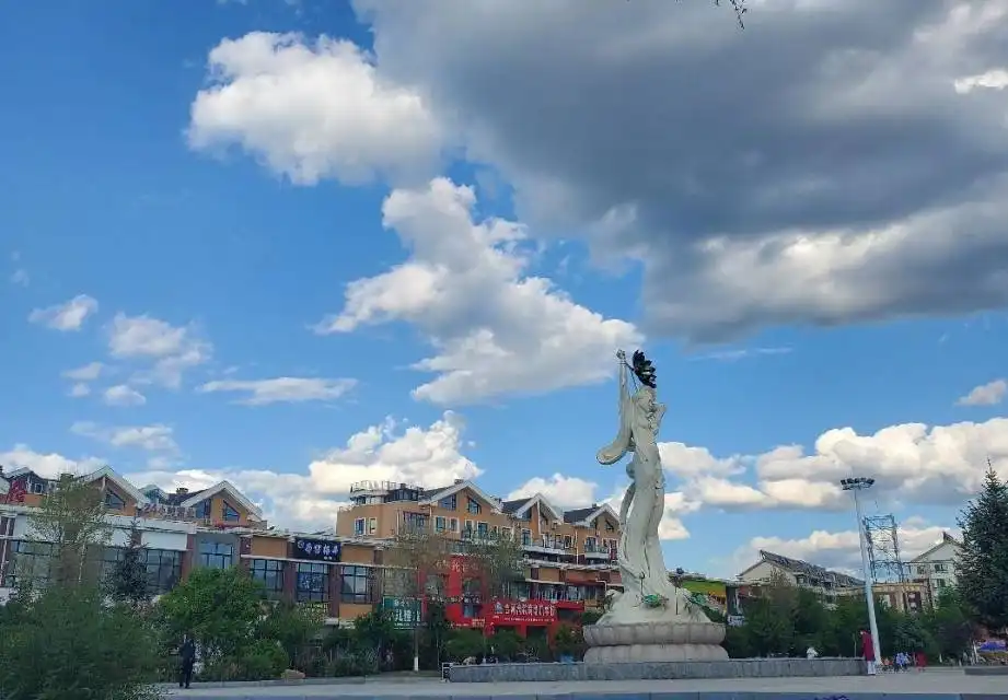 Hotels near Lianhua Park