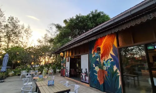 Red Sky Restaurant & Bar
