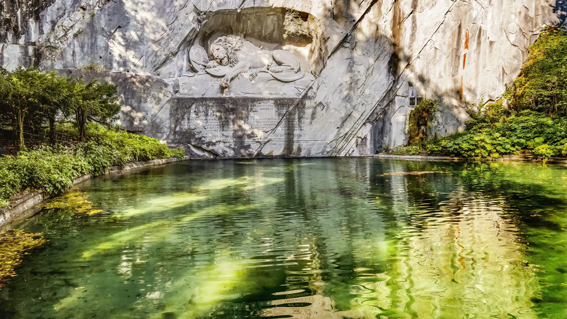 Hotels near Lion Monument