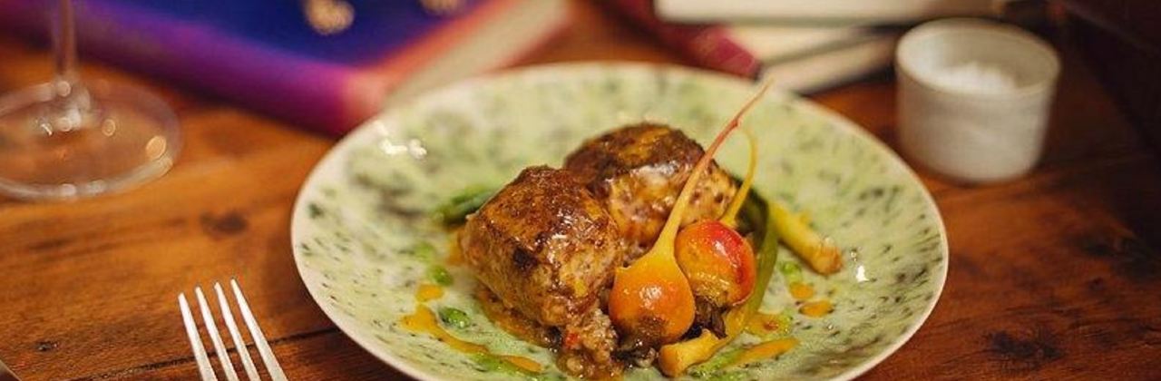 Reverie Social Table