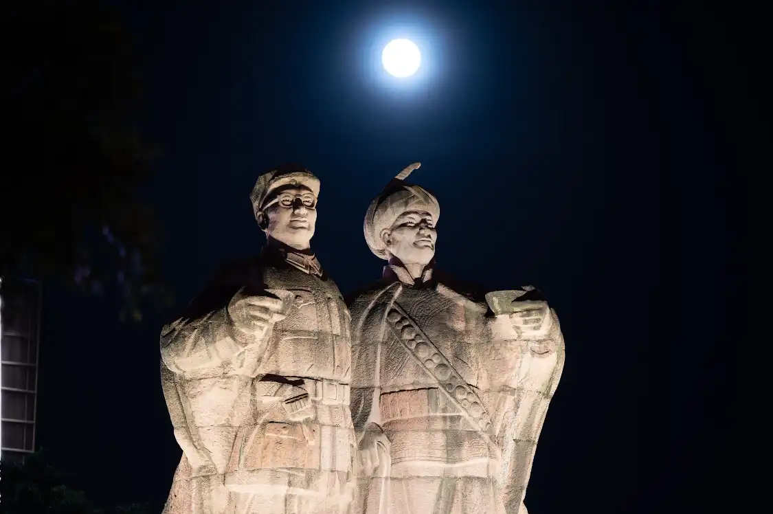 Hotels near Yuecheng Square