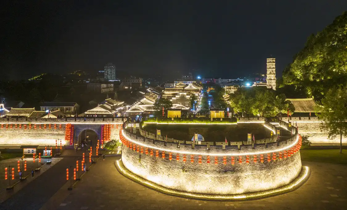 Hotels near Xingshan Gate
