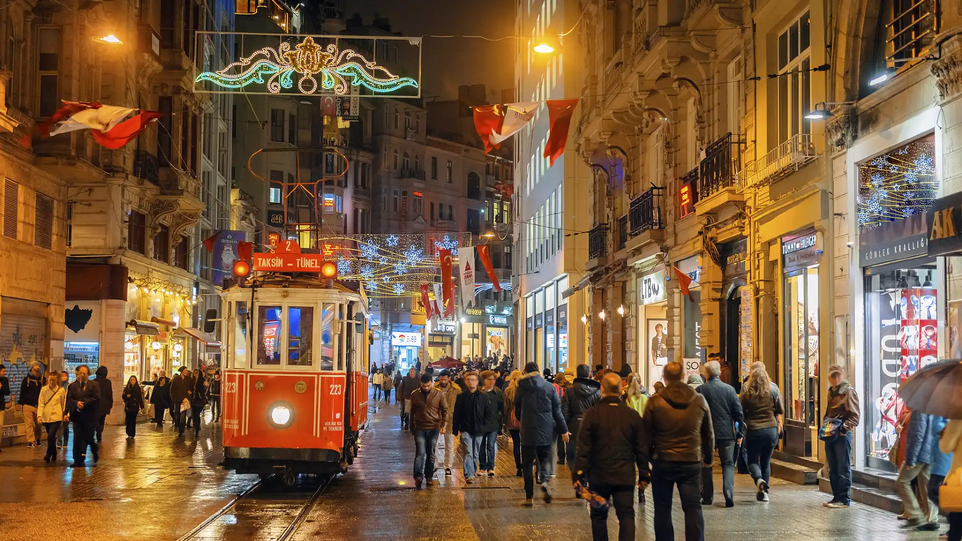 İstiklal Cd. yakınındaki oteller