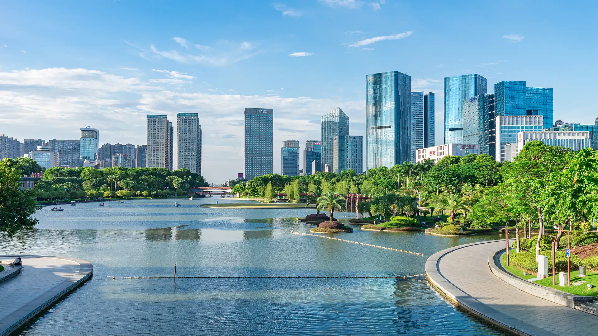 Hotels near Thousand Lantern Lake Park
