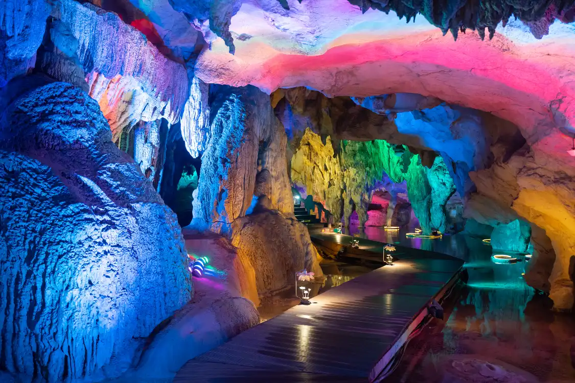 Hotels near Luomei Lotus Cave