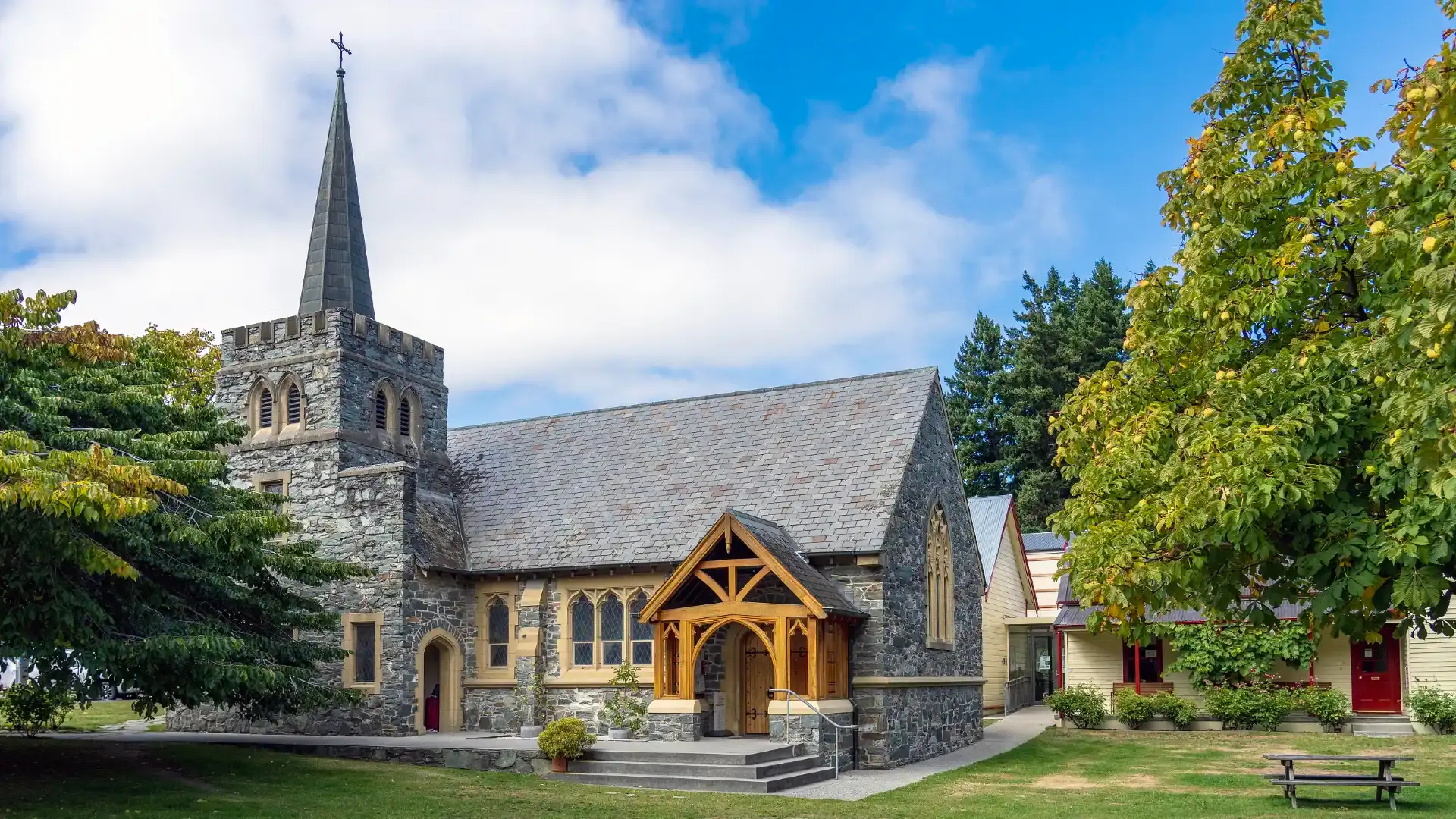 Hotels near St Peter's Anglican Church