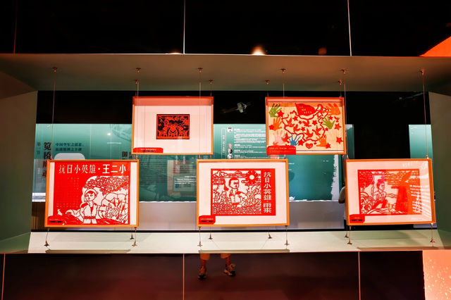 《英雄出少年》青少年愛國主義教育展 | 中國扇博物館