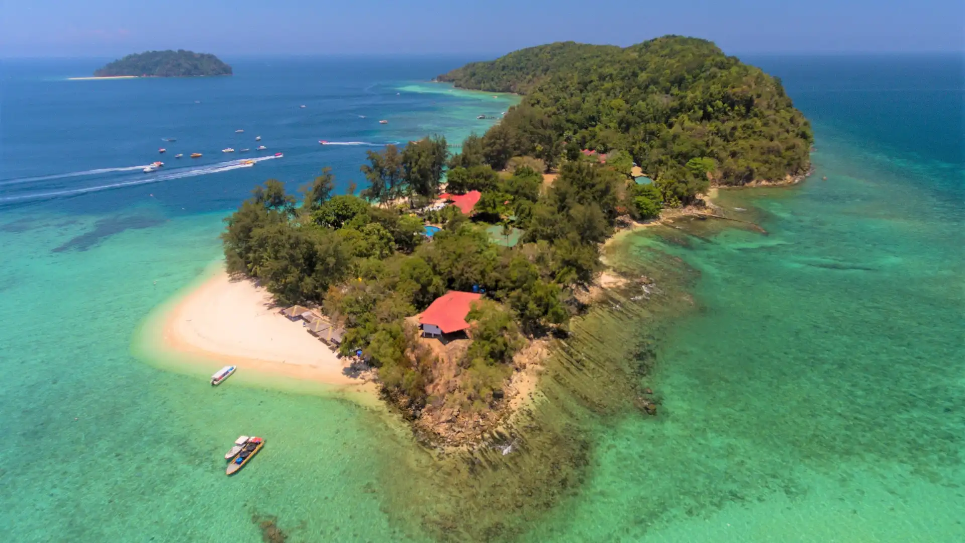 Hotels near Manukan Island