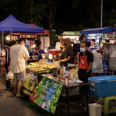 Thung Sri Muang Night Market User Photo