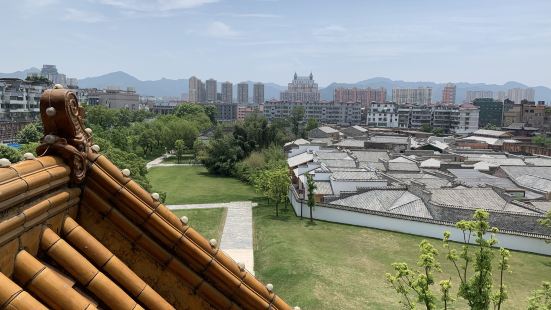 龍珠閣，位於江西省景德鎮市御窯廠國家考古遺址公園內。是園區內