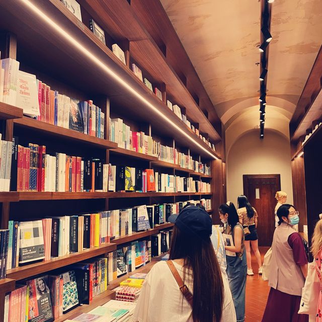 Columbia O: A magical bookstore 