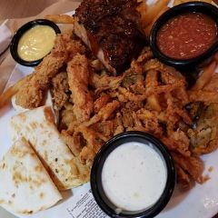 Famous Dave's Bar-B-Que 여행 사진