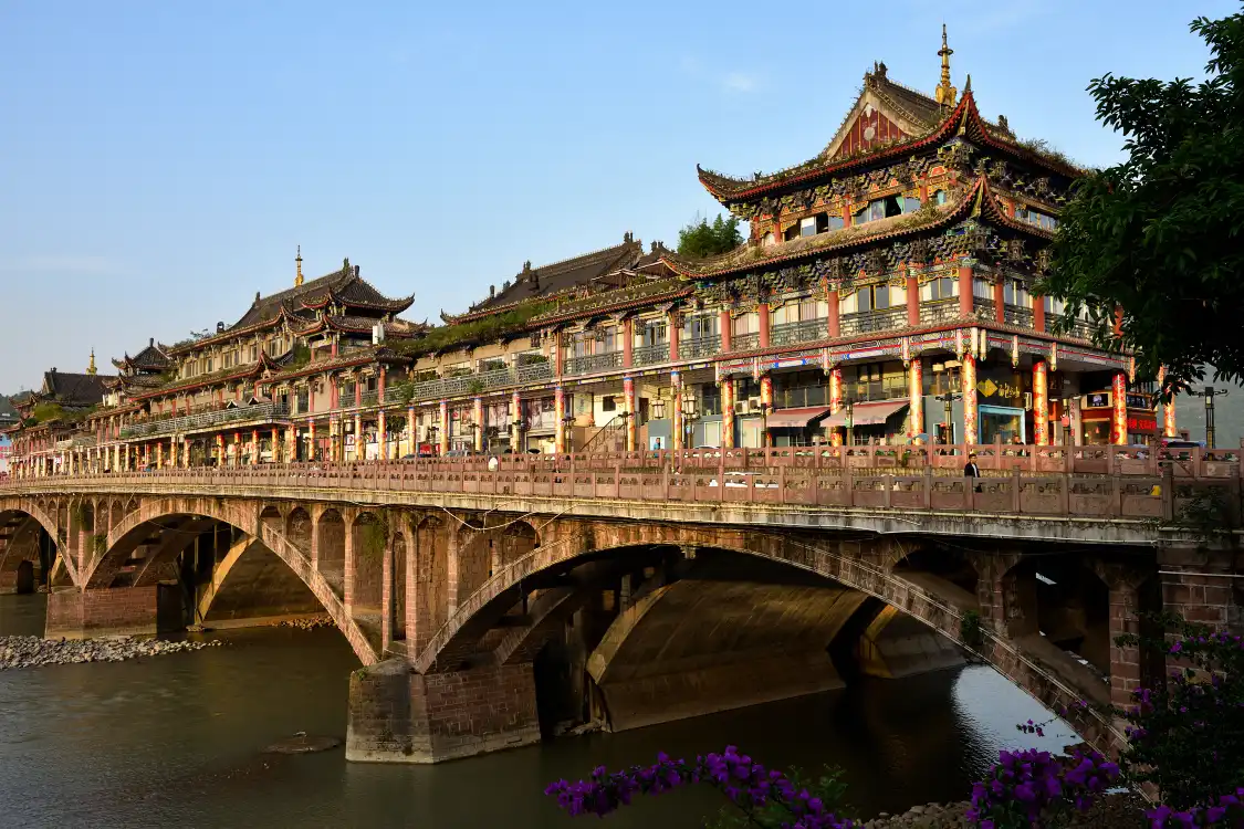 Hotels near Yazhou Lounge Bridge