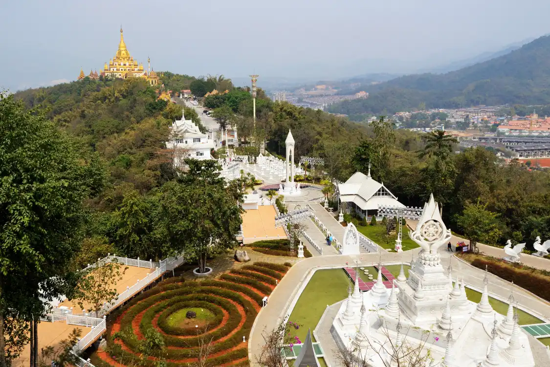 Hotels near Dehong National Folk Custom Tourism Area