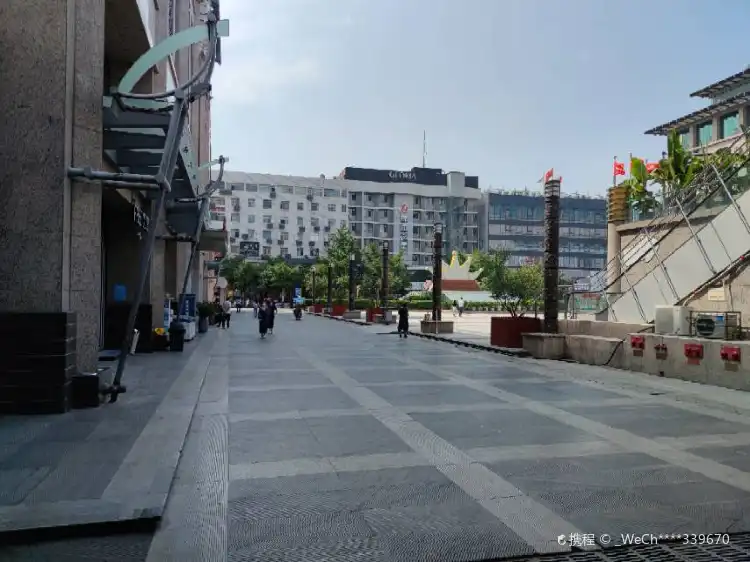Hotels near Ouzhoufengqing Street