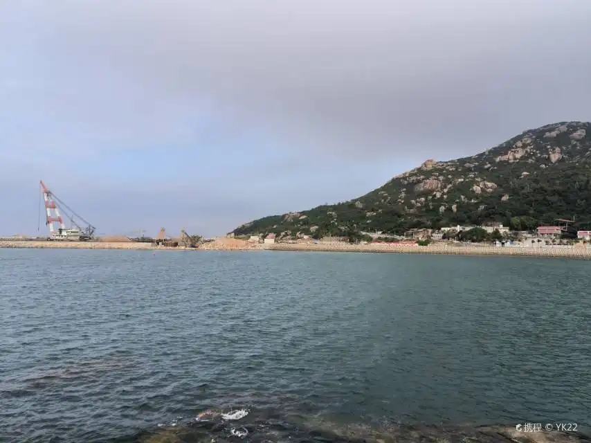 Hotels near Lingding Beach