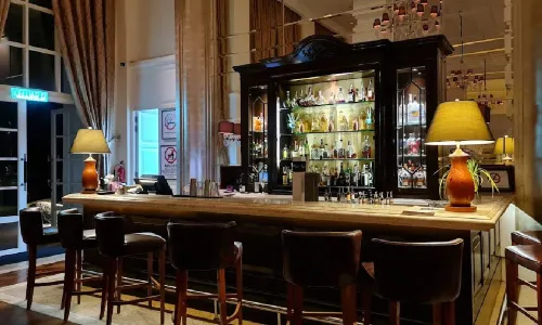VERANDAH CLASSIC BAR & LOUNGE
