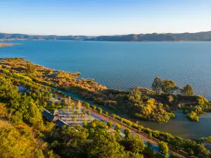 Yilong Lake