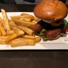 The Attic Bar & Restaurant 여행 사진
