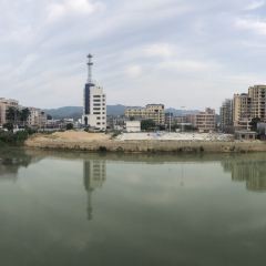 海月湾农庄(江景美食店) User Photo