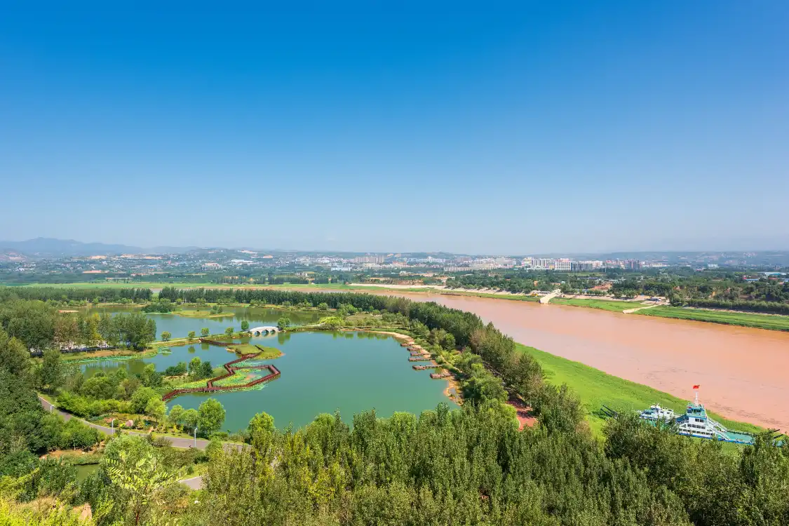 Hotels near Huanghe Forest Park