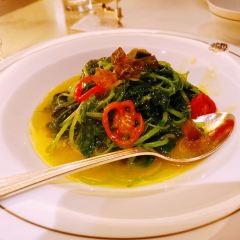 YI LONG COURT User Photo