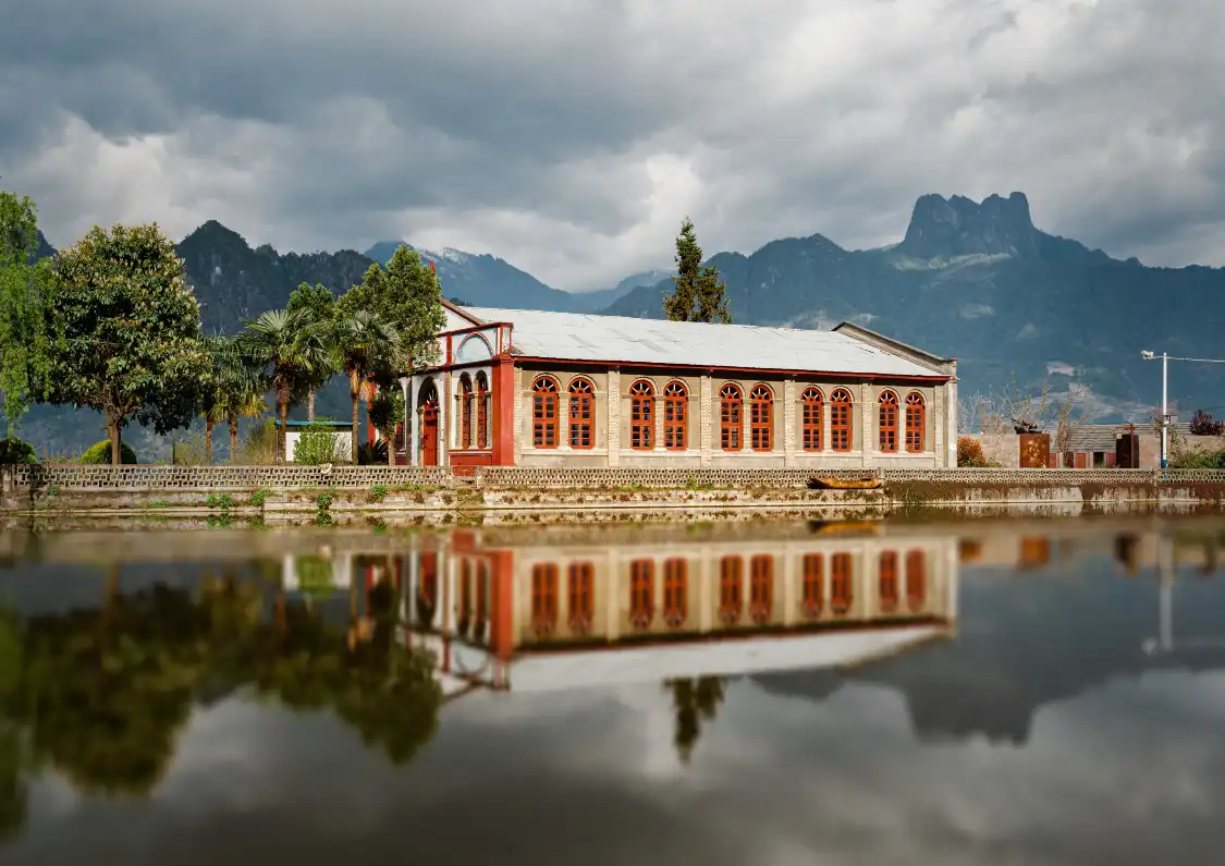 Hotels near Laomudeng Village