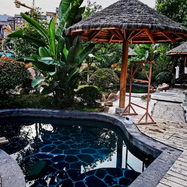 Relaxing Hot Tubs in Emeishan