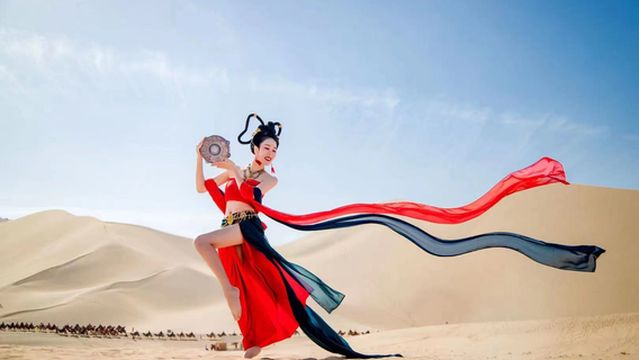 Travel Photoshoot in Dunhuang