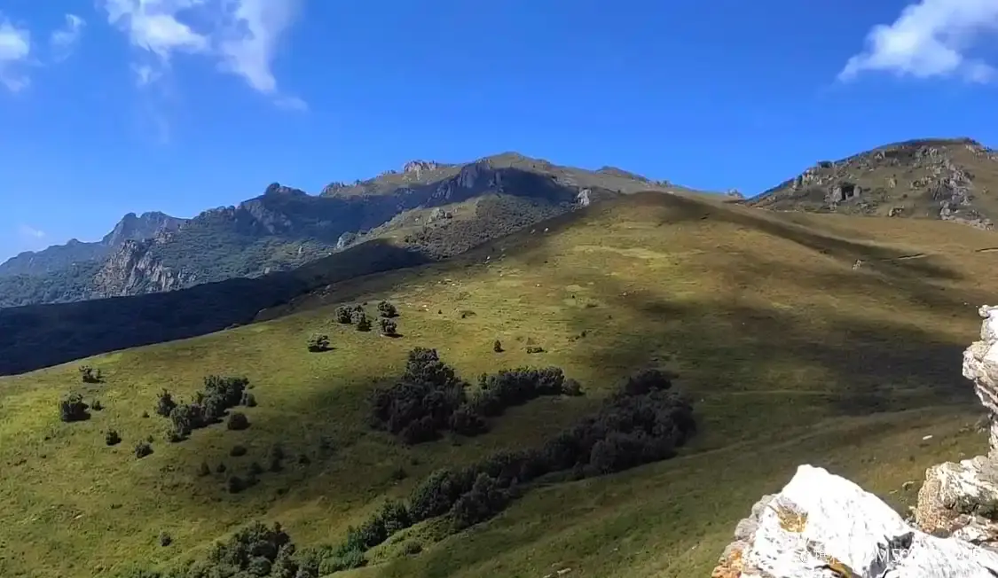 Hotels near Dongling Mountain