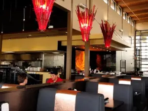 CRAVE American Kitchen & Sushi Bar (Hilton Garden Inn - Sioux City)