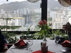 Narenjestan Restaurant