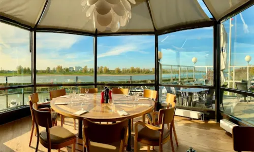 Haus am Rhein