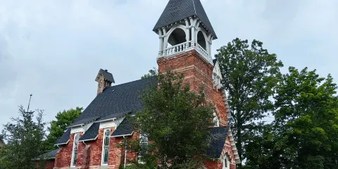於人村