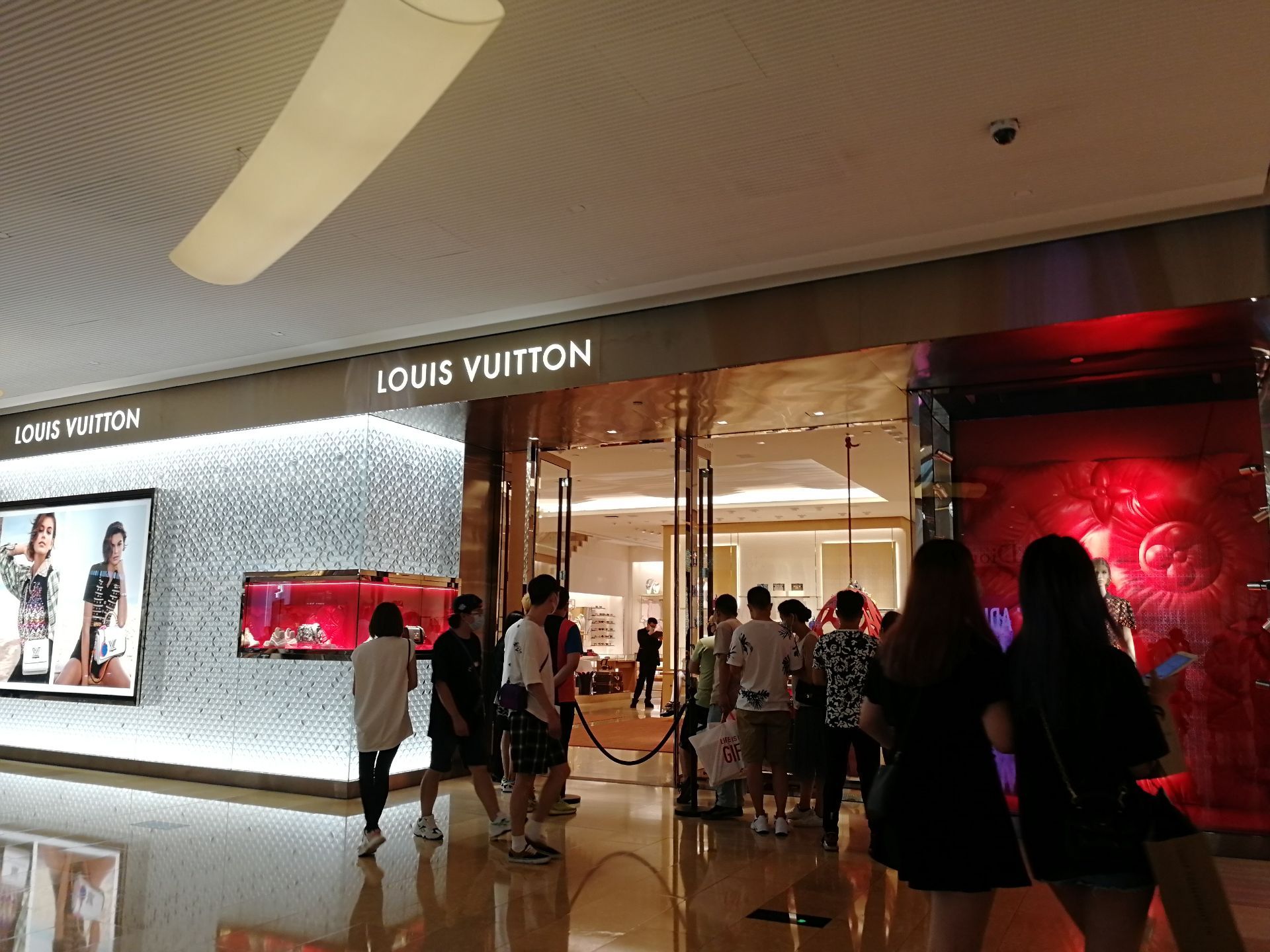 Shopping itineraries in Louis Vuitton in October (updated in 2023