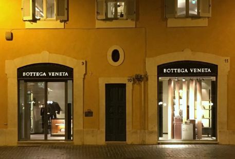 Bottega Veneta(Piazza S.Lorenzo in Lucina)