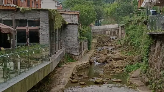 河邊大院