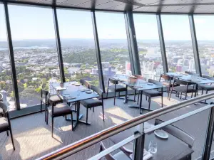 Orbit 360° Dining