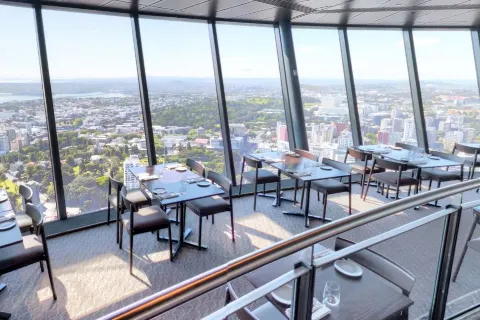 Orbit 360° Dining