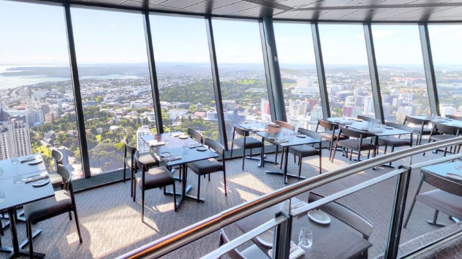 Orbit 360° Dining