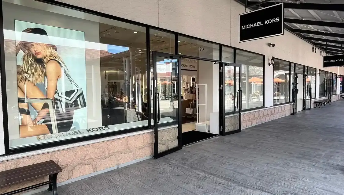 Hotels near Michael Kors (Outlet Tosu)