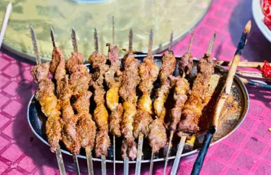 每天春羊羔烤肉店