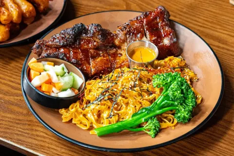 K H A O • S O I - カ オ • ソ ー イ