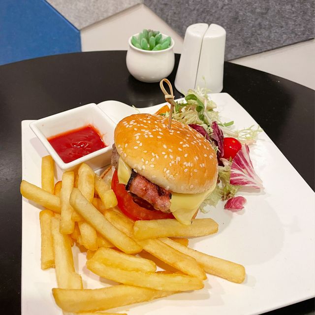 【 酒店套餐送的家庭特色晚餐 】 