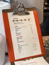마시멜로우가 잔뜩 올라간 커피맛집