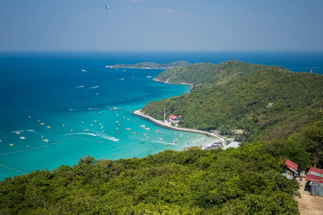 Hot Springs Hotels in Si Racha